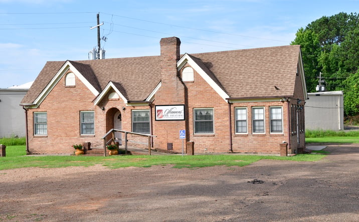 Pictures of Hospitality, Land, Mixed Use, Office, Retail property located at 391 Brookhaven St, Brookhaven, MS 39601 for sales - image #1