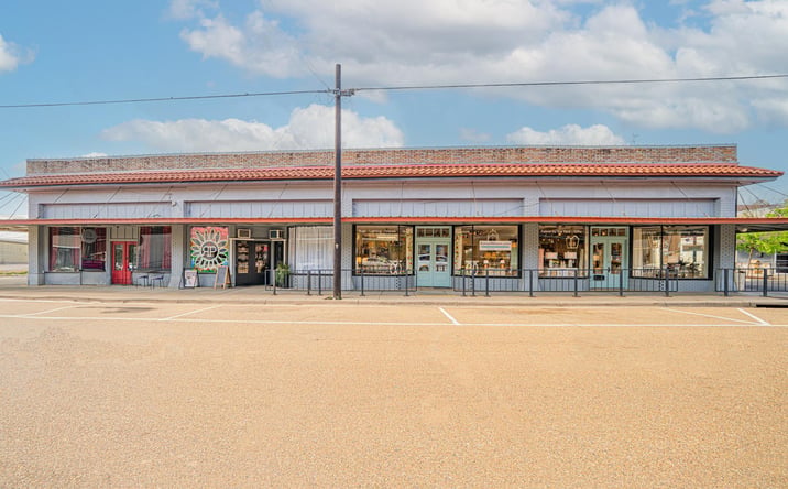 Pictures of Retail property located at 114 E Elm, Winnsboro, TX 75494 for sales - image #1