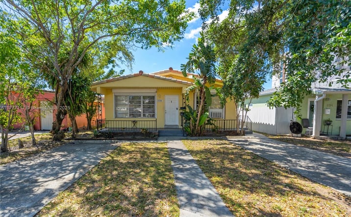 Pictures of Multifamily property located at 1730 Washington St, Hollywood, FL 33020 for sales - image #1