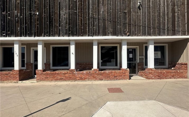Pictures of Office property located at 106 E Main Street, Independence, KS 67301 for sales - image #1
