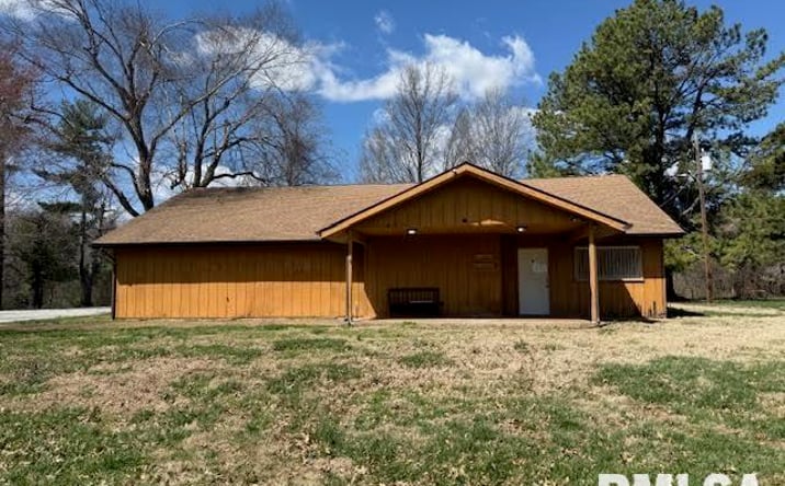 Pictures of Office property located at 3014 S ILLINOIS Avenue, Carbondale, IL 62903 for sales - image #1