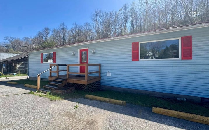 Pictures of Office property located at 267 Ripley Road, Spencer, WV 25276 for sales - image #1