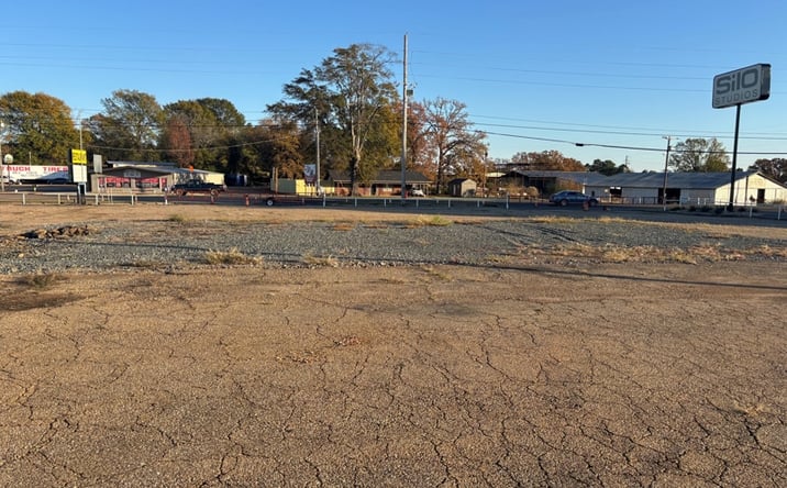 Pictures of Land property located at 303 N Hwy 59, Queen City, TX 75571 for sales - image #1