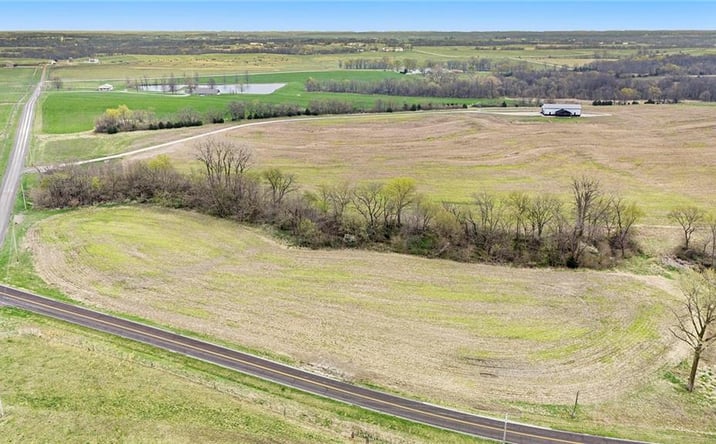 Pictures of Land property located at Lot 2 NE 336th Street, Cameron, MO 64429 for sales - image #1