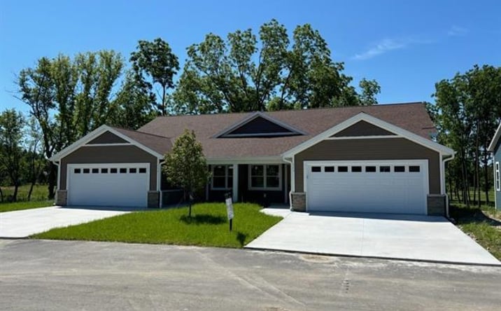 Pictures of Multifamily property located at 301 Edenview lane, Eden, WI 53019 for sales - image #1