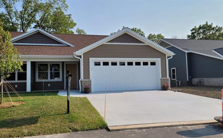 Pictures of Multifamily property located at 307 Edenview Lane, Eden, WI 53019 for sales - image #1