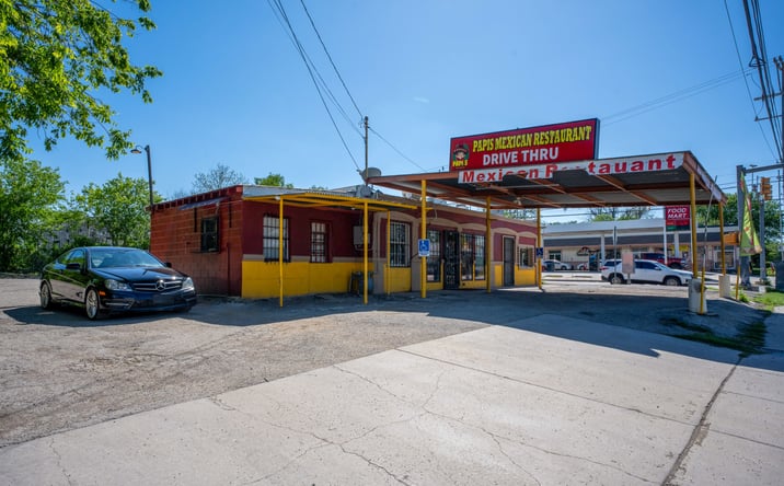 Pictures of Retail property located at 2802 E Houston St, San Antonio, TX 78202 for sales - image #1