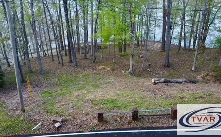 Pictures of Land property located at 844 Stirling Rd, Camden, TN 38320 for sales - image #1