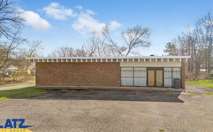 Pictures of Office, Retail property located at 661 S Meridian Rd, Youngstown, OH 44509 for sales - image #1