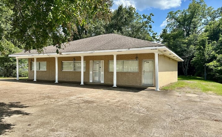 Pictures of Office property located at 444 E Monticello Street, Brookhaven, MS 39601 for sales - image #1