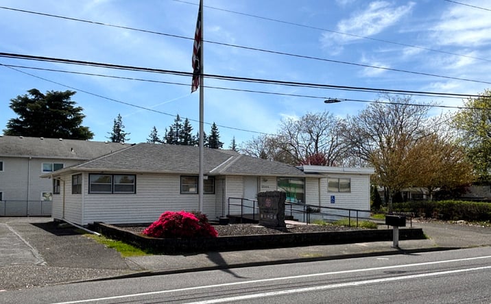 Pictures of Office property located at 12440 NE Halsey St, Portland, OR 97230 for sales - image #1