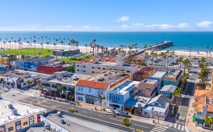 Pictures of Retail property located at 707 E Balboa Blvd, Newport Beach, CA 92661 for sales - image #1
