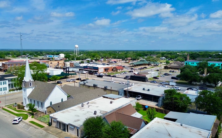 Pictures of Retail, Office, Mixed Use property located at 251 E Hempstead St, Giddings, TX 78942 for sales - image #1