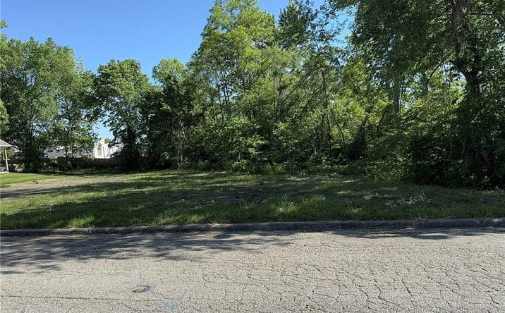 Pictures of Land property located at 301 W 18th Street, Higginsville, MO 64037 for sales - image #1