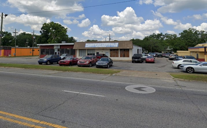 Pictures of Retail property located at 306 S Craft Hwy, Chickasaw, AL 36611 for sales - image #1