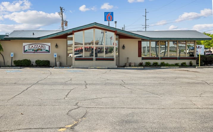 Pictures of Retail property located at 2230 S Caraway, Jonesboro, AR 72401 for sales - image #1