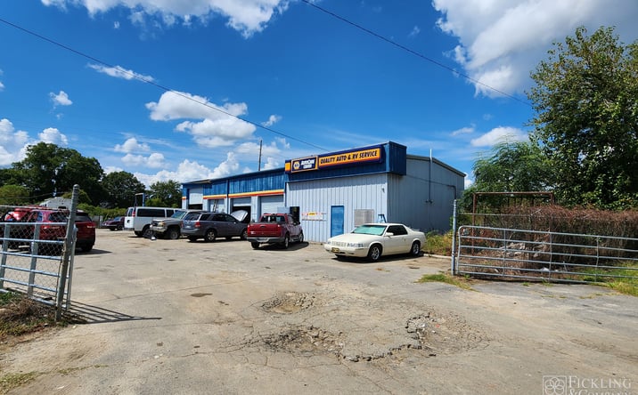 Pictures of Retail property located at 1002 11th Ave E, Cordele, GA 31015 for sales - image #1