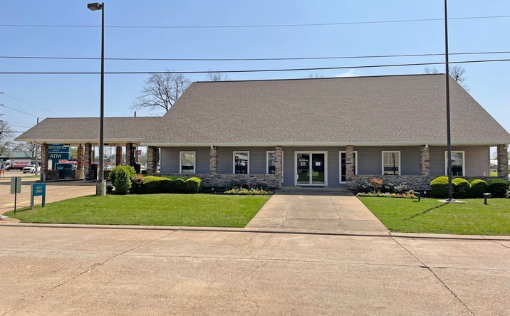 Pictures of Office property located at 2005 Benton Rd, Bossier City, LA 71111 for sales - image #1