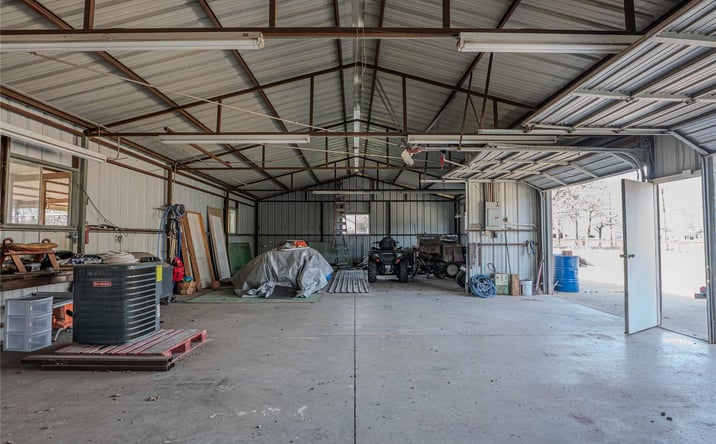 Pictures of Land property located at 924 Fox Ln, Azle, TX 76020 for sales - image #1