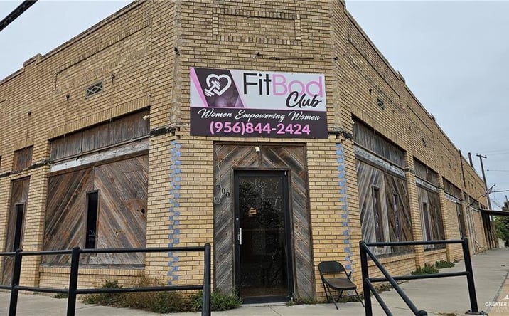 Pictures of Office property located at 300 N Flores Street, Rio Grande City, TX 78582 for sales - image #1