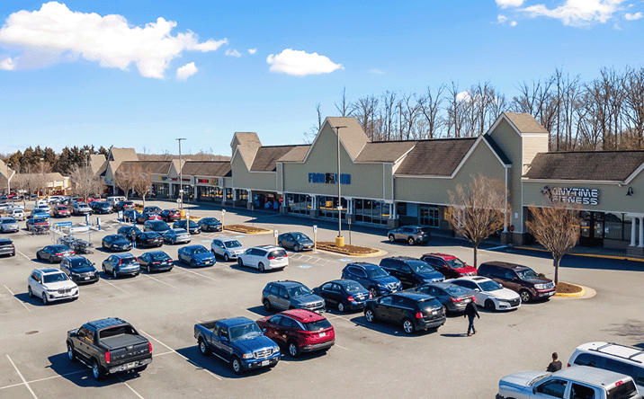 Pictures of Retail property located at 5275 Waterway Dr, Montclair, VA 22025 for sales - image #1