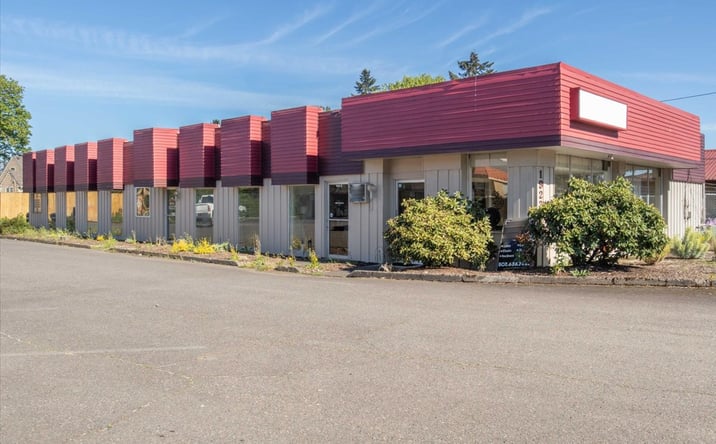 Pictures of Office, Retail property located at 19230 SE McLoughlin Blvd, Gladstone, OR 97027 for sales - image #1