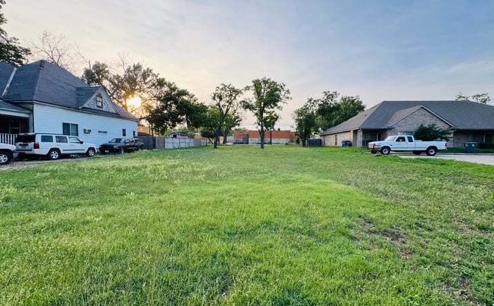 Pictures of Land property located at 2121 Columbus, Waco, TX 76701 for sales - image #1