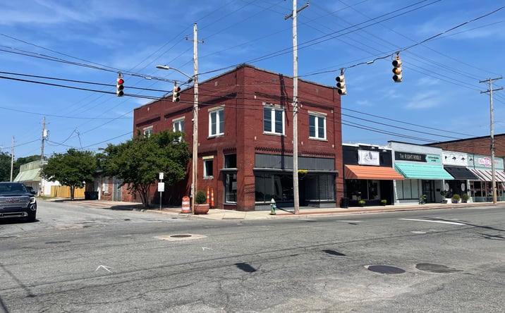 Pictures of Retail property located at 200 N Heritage St, Kinston, NC 28501 for sales - image #1