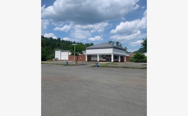 Pictures of Retail property located at 1099 E Broad St, Tamaqua, PA 18252 for sales - image #1
