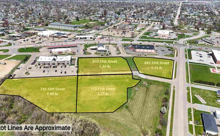 Pictures of Land property located at 892 35th St, Marion, IA 52302 for sales - image #1
