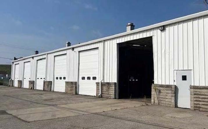 Pictures of Industrial property located at 2375 E Oakton St, Arlington Heights, IL 60005 for sales - image #1