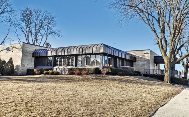 Pictures of Office property located at 2439 Glenwood Ave, Joliet, IL 60435 for sales - image #1