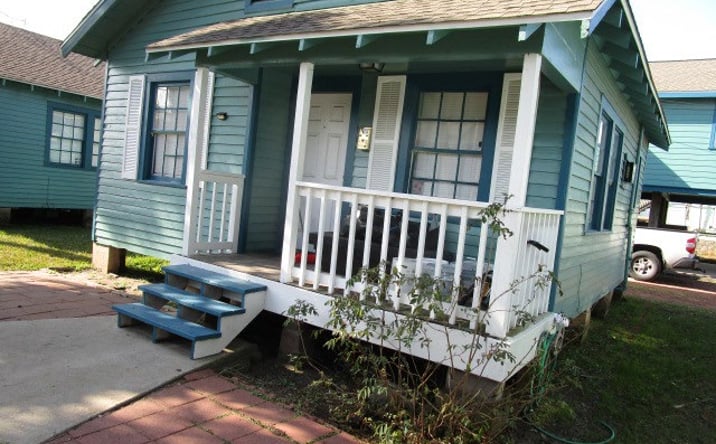 Pictures of Multifamily property located at 3705 Winnie, Galveston, TX 77550 for sales - image #1