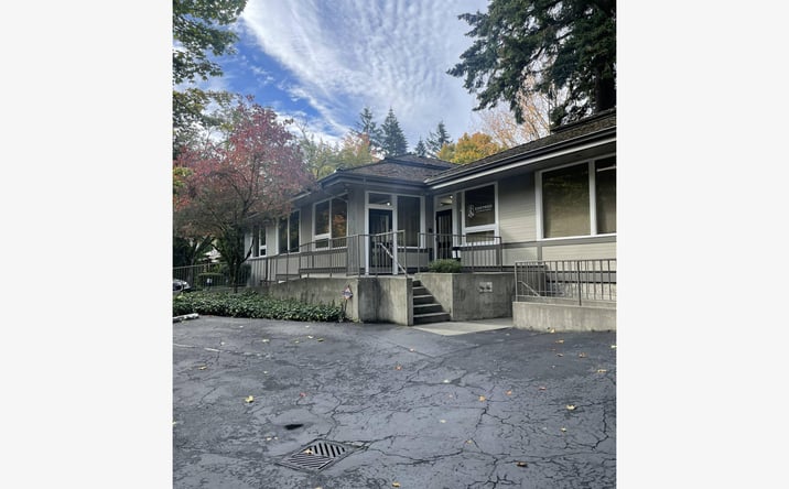 Pictures of Office property located at 300 NE Gilman Blvd, Issaquah, WA 98027 for sales - image #1