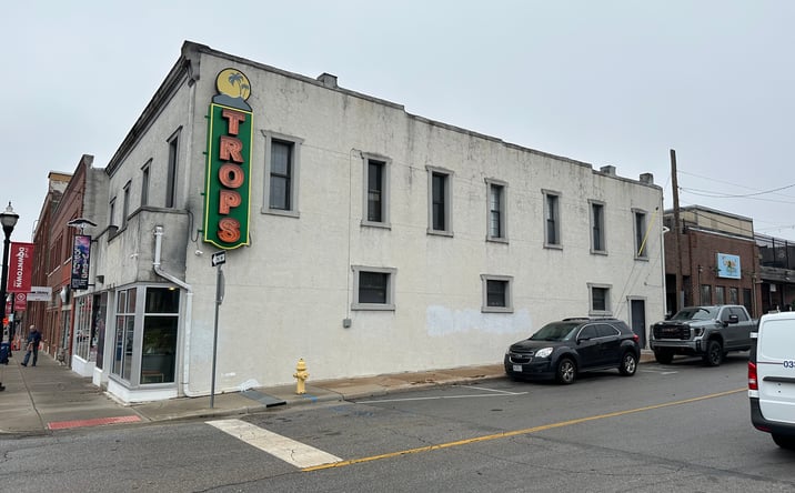 Pictures of Retail property located at 420 S Campbell Ave, Springfield, MO 65806 for sales - image #1