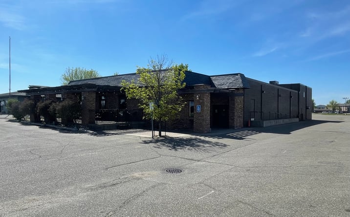 Pictures of Retail property located at 1001 30th Ave S, Moorhead, MN 56560 for sales - image #1