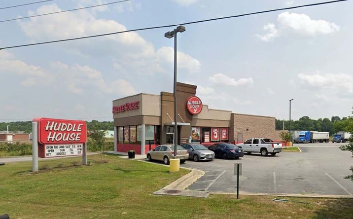 Pictures of Retail property located at 1547 Armory Dr, Franklin, VA 23851 for sales - image #1