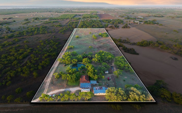 Pictures of Land property located at 12+/- Acres, Floresville, TX 78114 for sales - image #1