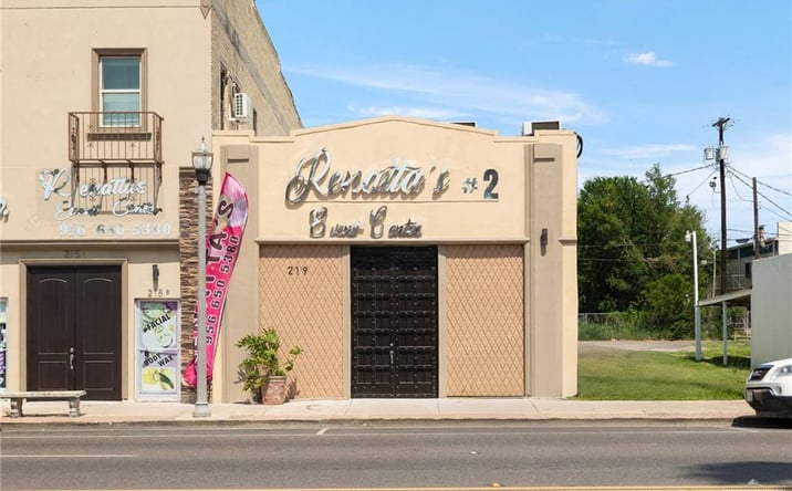 Pictures of Office property located at 219 S Texas Boulevard, Weslaco, TX 78596 for sales - image #1