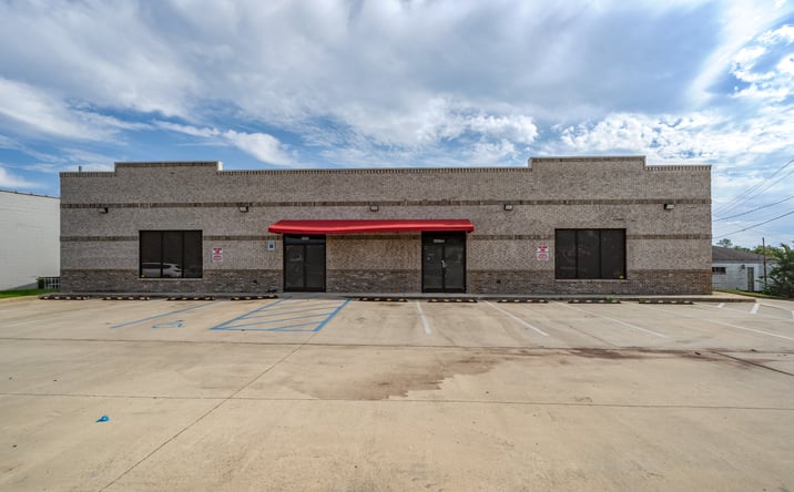 Pictures of Office, Retail property located at 3127 Stillman Boulevard, Tuscaloosa, AL 35401 for sales - image #1