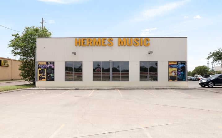 Pictures of Retail property located at 2109 W Expy 83, Weslaco, TX 78596 for sales - image #1