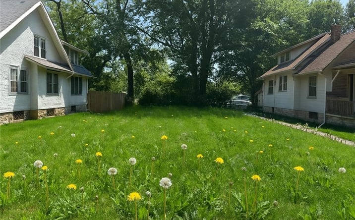 Pictures of Land property located at 5523 Euclid Avenue, Kansas City, MO 64130 for sales - image #1
