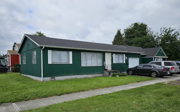 Pictures of Multifamily property located at 706 Laurel St, Kelso, WA 98626 for sales - image #1