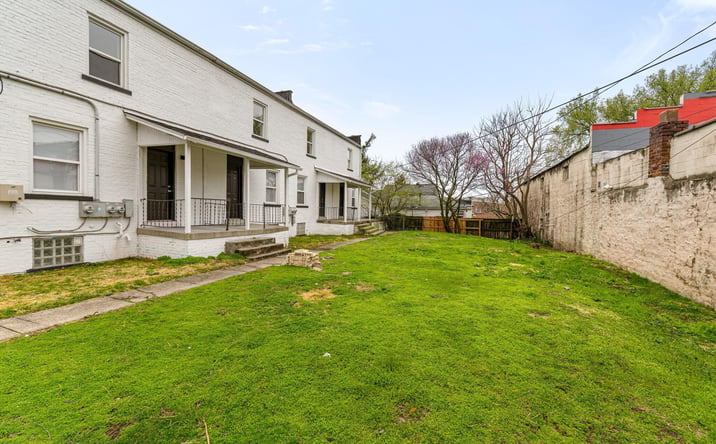 Pictures of Multifamily property located at 22-32 W Hudson Street, Columbus, OH 43202 for sales - image #1