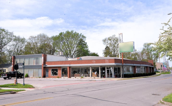 Pictures of Retail, Office, Mixed Use property located at 700 Broadway Avenue, Chesterton, IN 46304 for sales - image #1
