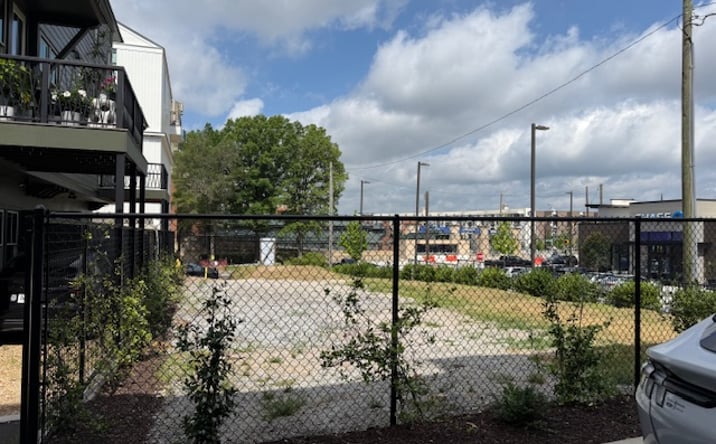 Pictures of Land property located at 674 Hank Aaron Dr, Atlanta, GA 30315 for sales - image #1