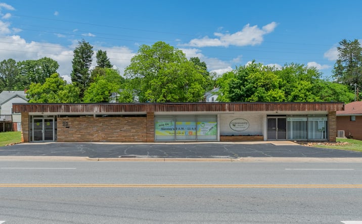 Pictures of Office, Retail property located at 22 S Talbert Blvd, Lexington, NC 27292 for sales - image #1
