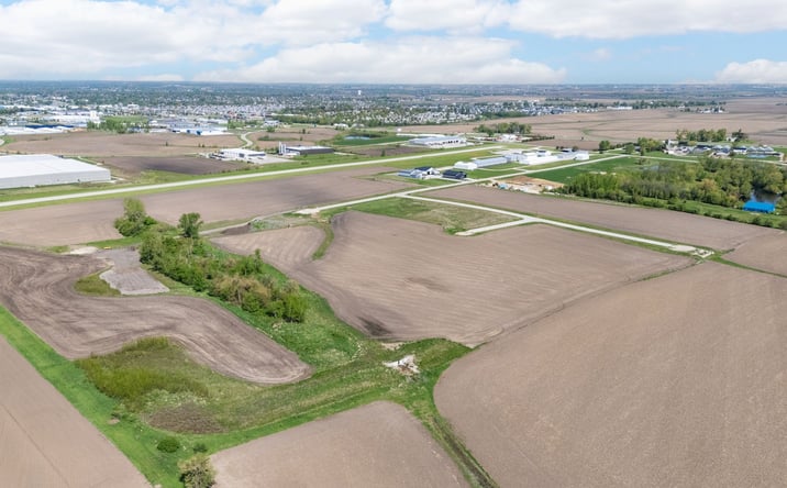 Pictures of Land property located at 1664 Luxair Ln, Marion, IA 52302 for sales - image #1