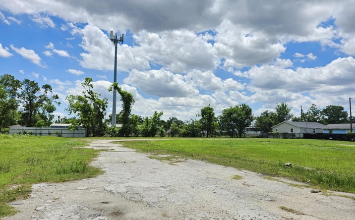 Pictures of Land property located at 2602 E Crosstimbers St, Houston, TX 77093 for sales - image #1
