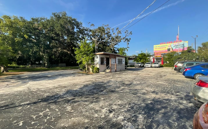 Pictures of Business for Sale property located at 561 W International Speedway Boulevard, Daytona Beach, FL 32114 for sales - image #1